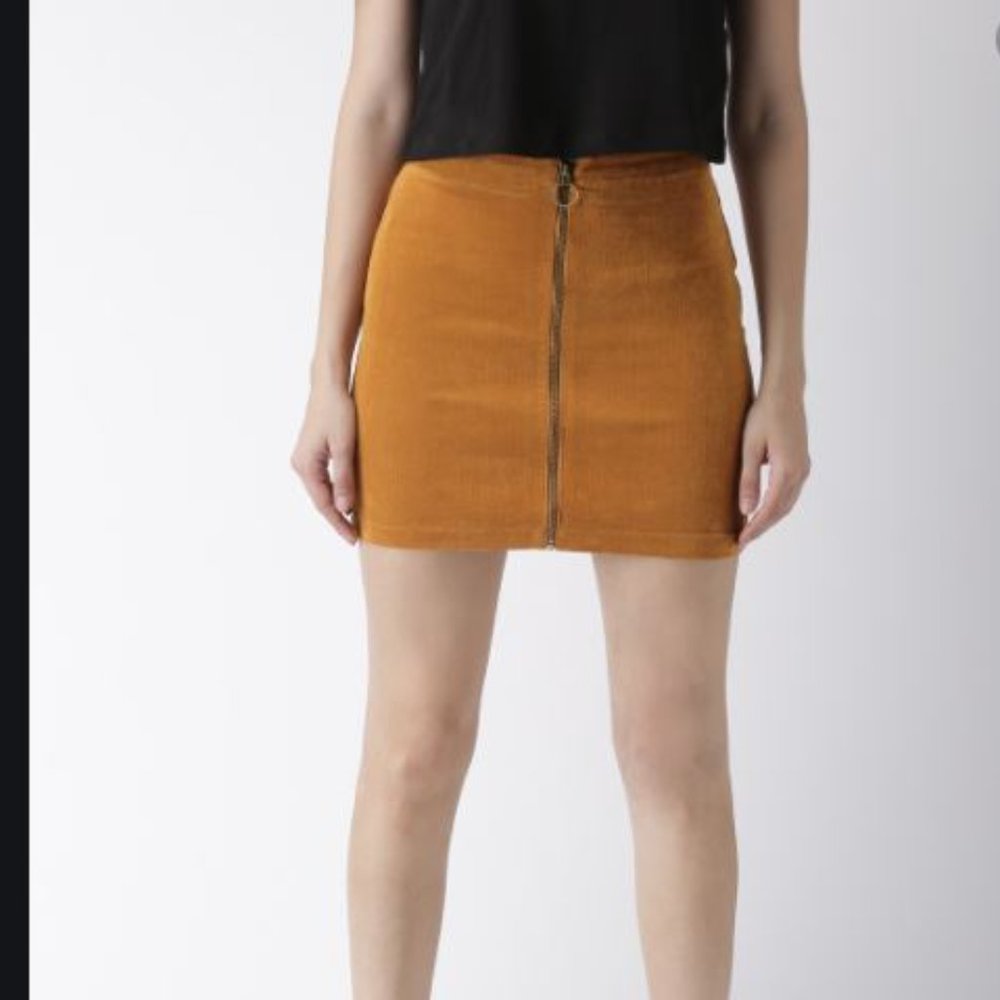 Forever 21 Mustard yellow zip mini skirt Size M